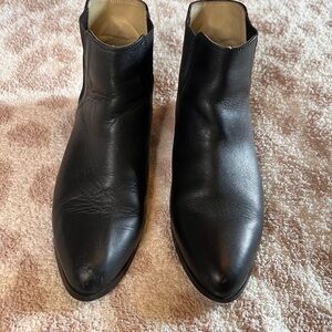 Nisolo Black Ankle Boots Sleek Chelsea Style - good condition